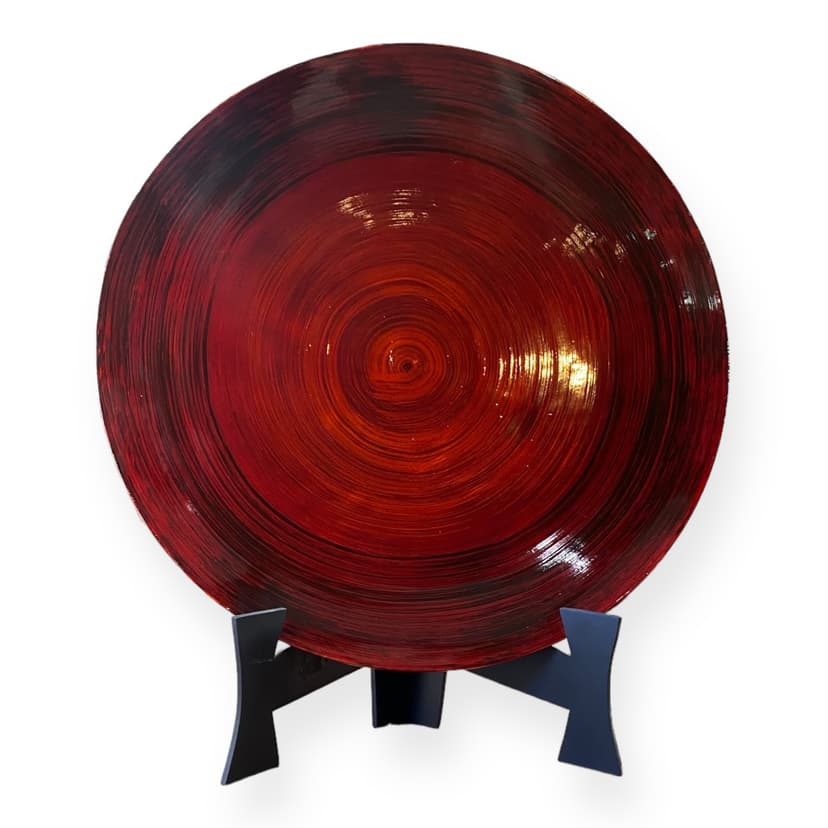 Plato decorativo color rojo de frente